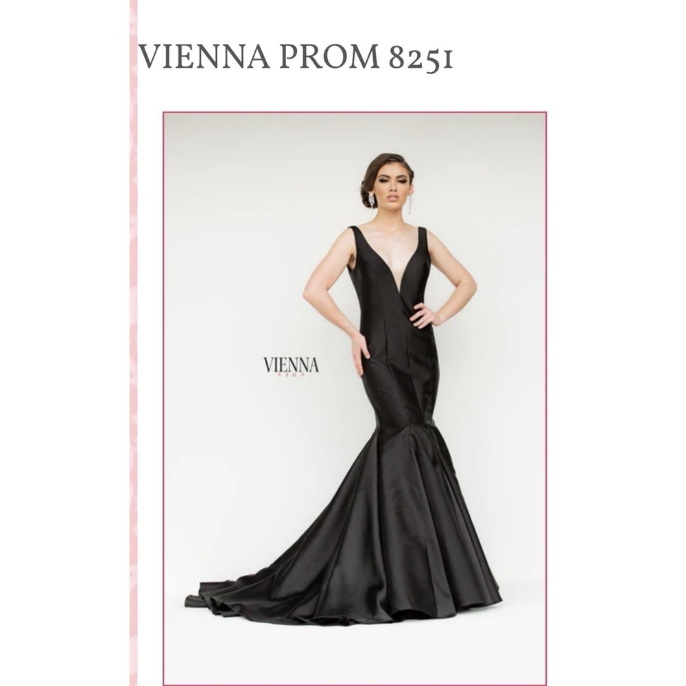 NWT Vienna Prom Dress Trumpet Style Mermaid Silhouette Black Size 2 Style 8251